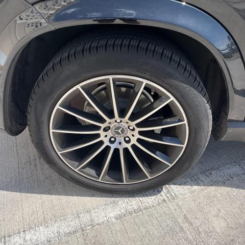 Photo of 2022 Obsidian Black Metallic Mercedes-Benz GLE 350