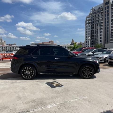 Photo of 2022 Obsidian Black Metallic Mercedes-Benz GLE 350