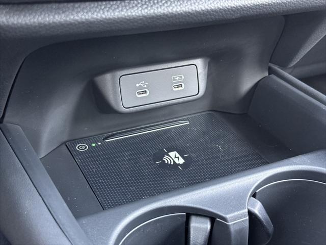 Photo of 2026 Platinum White Honda HR-V