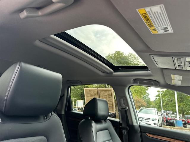 Photo of 2022 Platinum White Pearl Honda CR-V