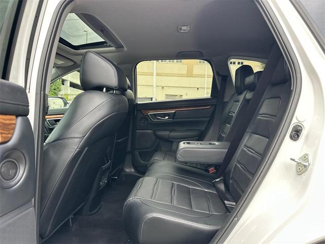 Photo of 2022 Platinum White Pearl Honda CR-V