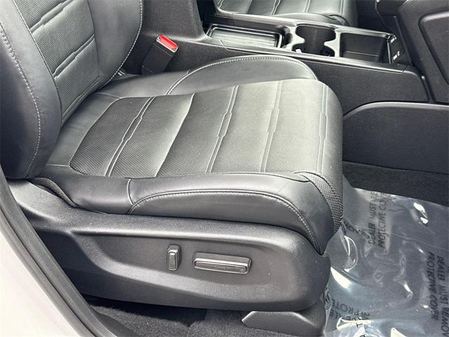 Photo of 2022 Platinum White Pearl Honda CR-V