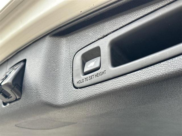Photo of 2022 Platinum White Pearl Honda CR-V