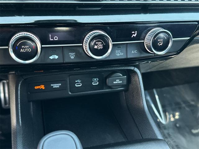 Photo of 2025 Platinum White Pearl Honda Civic