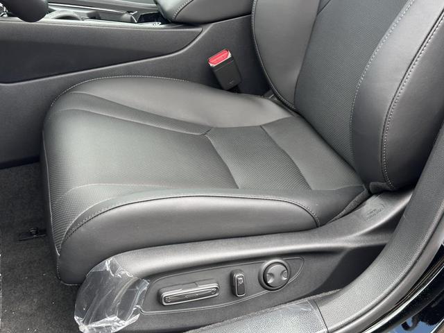 Photo of 2025 Crystal Black Pearl Honda Accord Hybrid