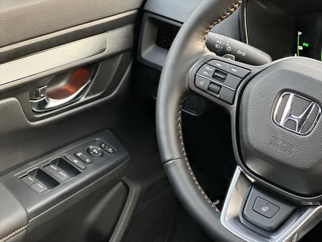Photo of 2026 Platinum White Honda CR-V Hybrid