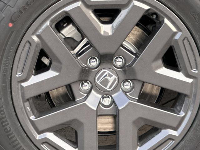 Photo of 2026 Platinum White Honda CR-V Hybrid