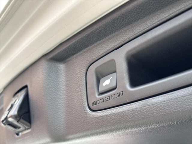 Photo of 2026 Platinum White Honda CR-V Hybrid