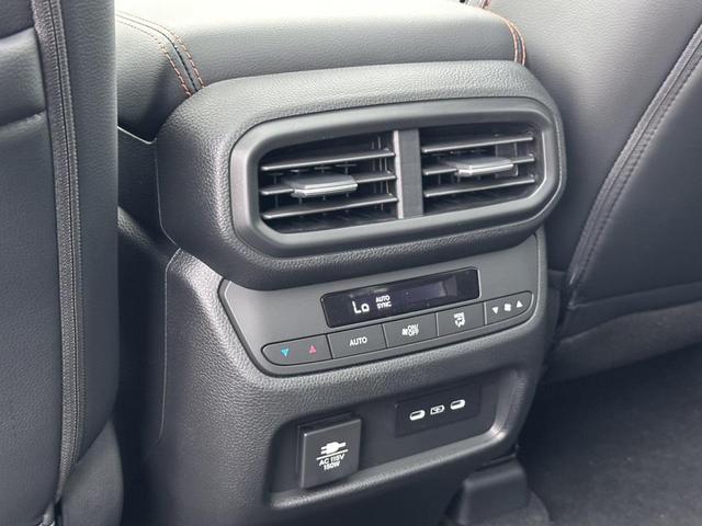Photo of 2025 Crystal Black Pearl Honda Pilot