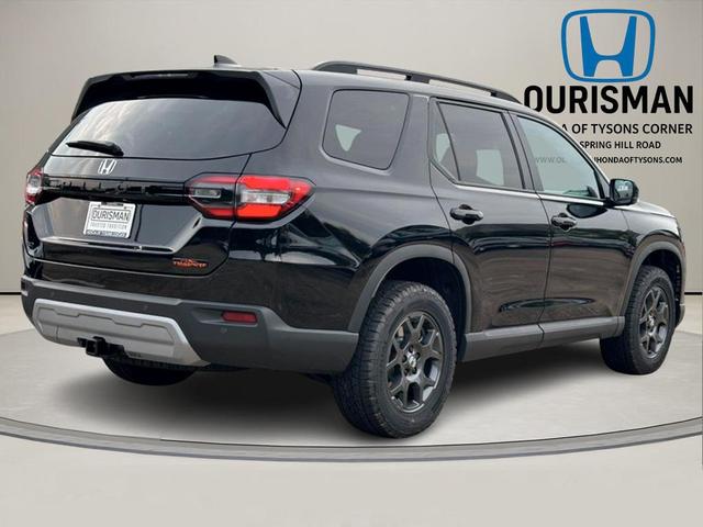 Photo of 2025 Crystal Black Pearl Honda Pilot