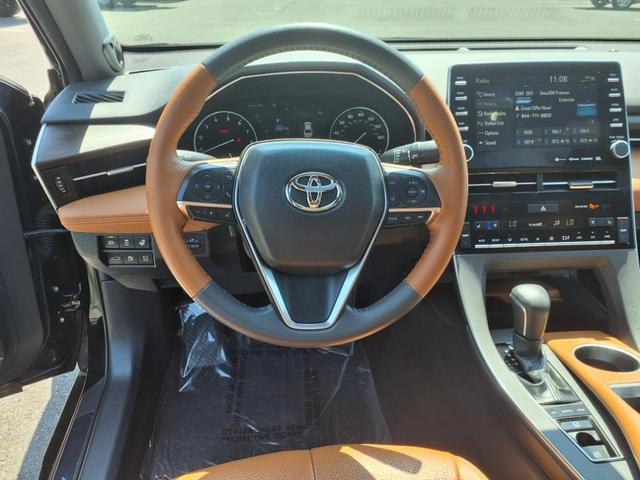 Photo of 2019 Midnight Black Metallic Toyota Avalon