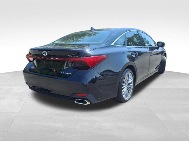 Photo of 2019 Midnight Black Metallic Toyota Avalon