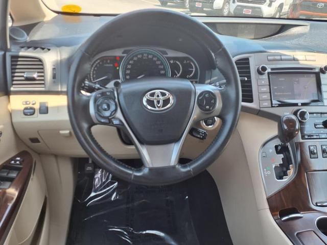 Photo of 2015 Barcelona Red Metallic Toyota Venza