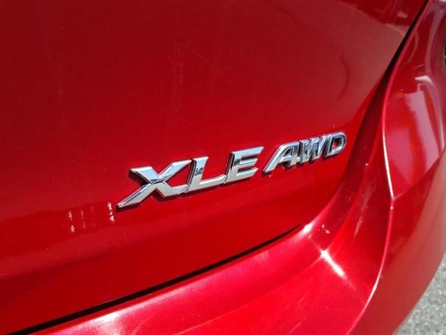 Photo of 2015 Barcelona Red Metallic Toyota Venza