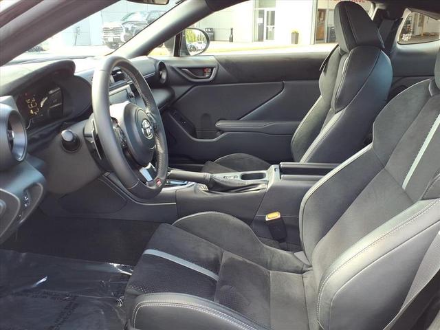 Photo of 2024 Raven Black Toyota GR86
