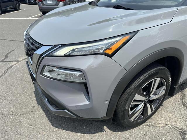 Photo of 2022 Boulder Gray Pearl Nissan Rogue