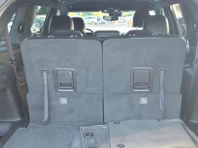 Photo of 2024 Diamond Black Crystal Pearlcoat Jeep Grand Cherokee L