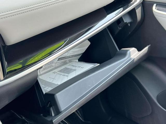 Photo of 2023 Pearl White Tricoat Nissan Rogue