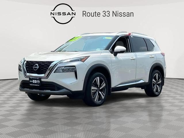 Photo of 2023 Pearl White Tricoat Nissan Rogue