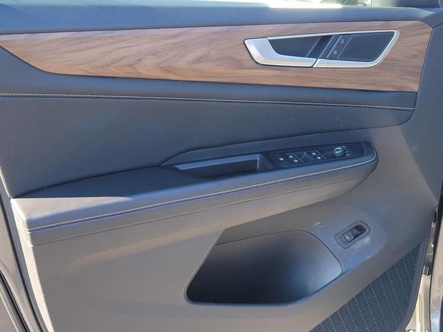 Photo of 2024 Platinum Gray Metallic Volkswagen Atlas
