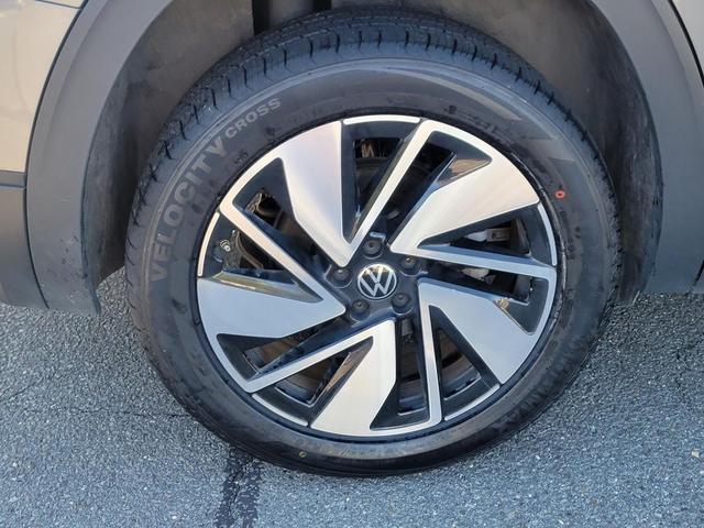 Photo of 2024 Platinum Gray Metallic Volkswagen Atlas