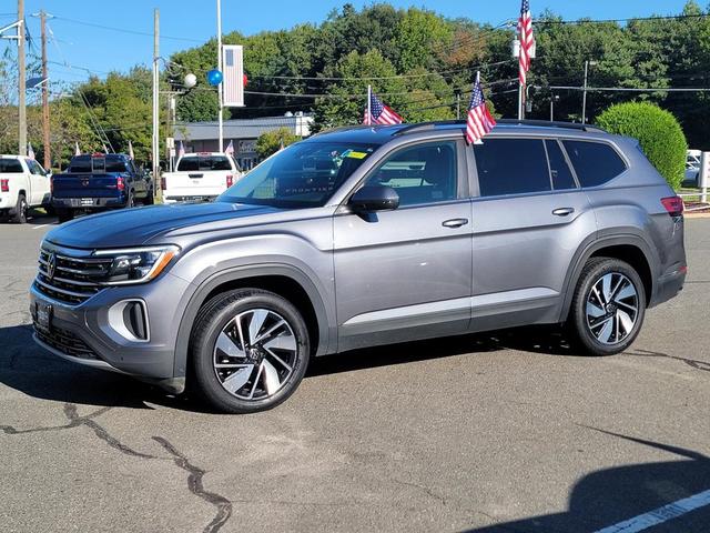 Photo of 2024 Platinum Gray Metallic Volkswagen Atlas