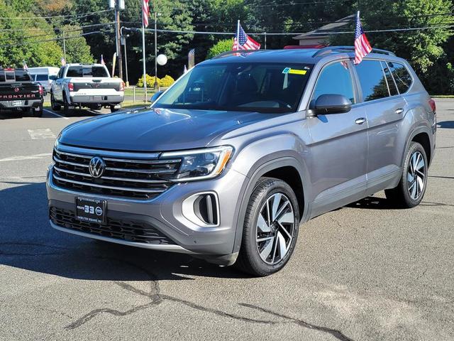 Photo of 2024 Platinum Gray Metallic Volkswagen Atlas