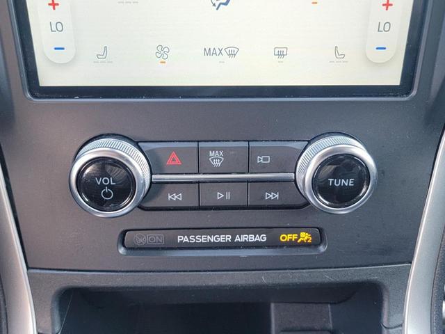 Photo of 2024 Iconic Silver Metallic Ford Edge