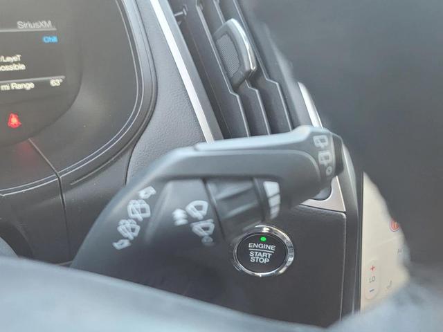 Photo of 2024 Iconic Silver Metallic Ford Edge