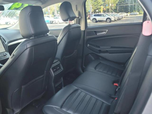 Photo of 2024 Iconic Silver Metallic Ford Edge