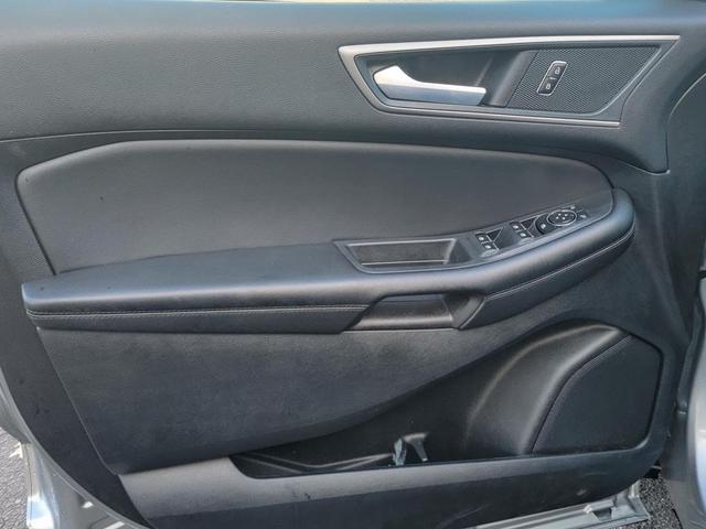 Photo of 2024 Iconic Silver Metallic Ford Edge