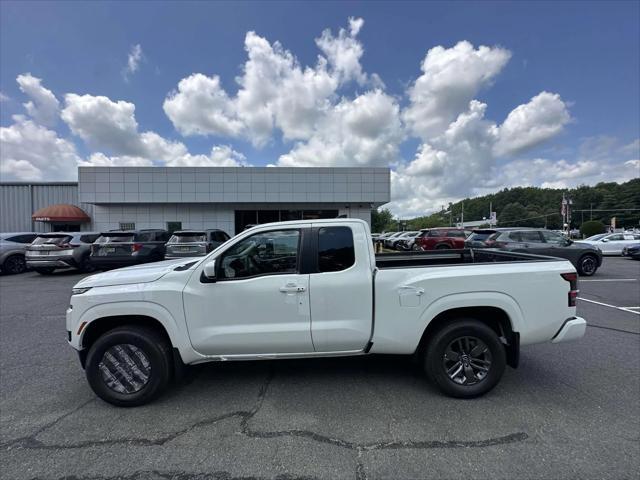 Photo of 2025 Glacier White Nissan Frontier