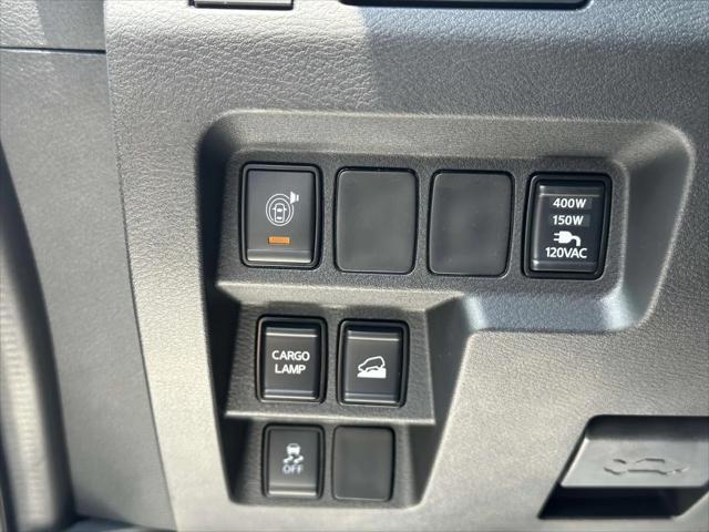 Photo of 2025 Glacier White Nissan Frontier