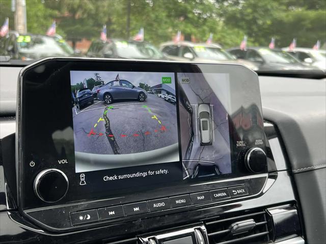 Photo of 2022 Scarlet Ember Tintcoat Nissan Pathfinder
