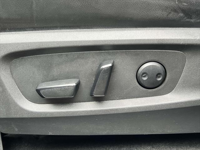 Photo of 2022 Scarlet Ember Tintcoat Nissan Pathfinder