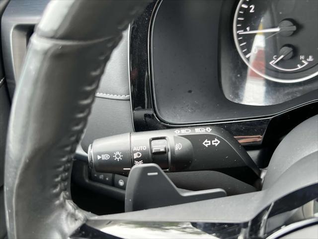 Photo of 2022 Scarlet Ember Tintcoat Nissan Pathfinder