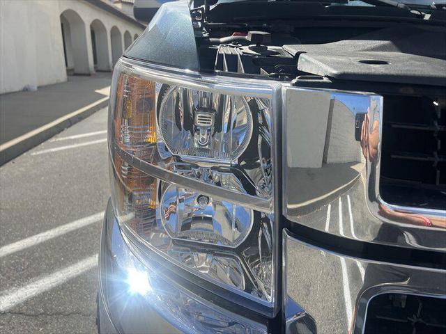 Photo of 2008 Blue Granite Metallic Chevrolet Silverado 2500