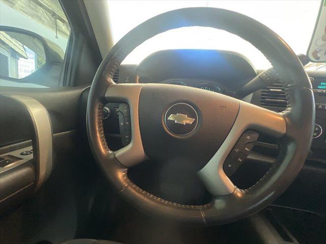 Photo of 2008 Blue Granite Metallic Chevrolet Silverado 2500