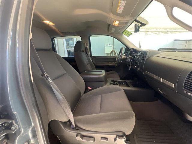 Photo of 2008 Blue Granite Metallic Chevrolet Silverado 2500