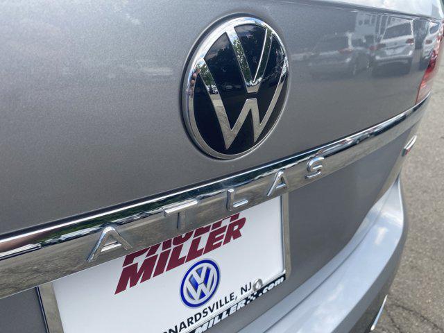 Photo of 2021 Pyrite Silver Metallic Volkswagen Atlas