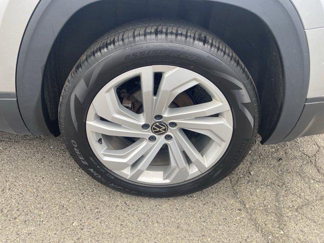 Photo of 2021 Pyrite Silver Metallic Volkswagen Atlas