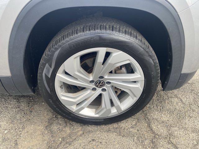 Photo of 2021 Pyrite Silver Metallic Volkswagen Atlas