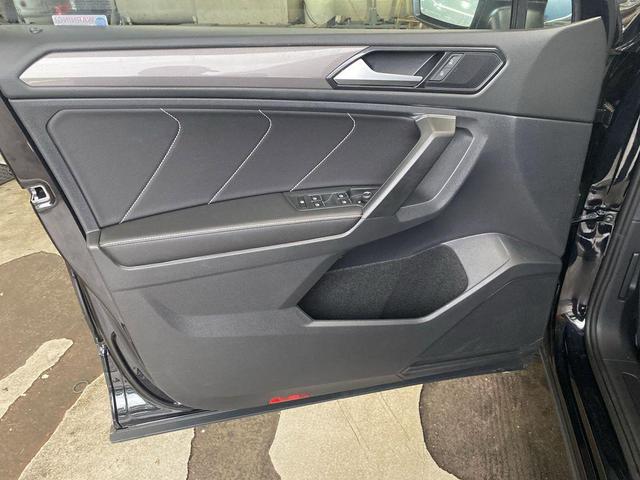 Photo of 2023 Deep Black Volkswagen Tiguan