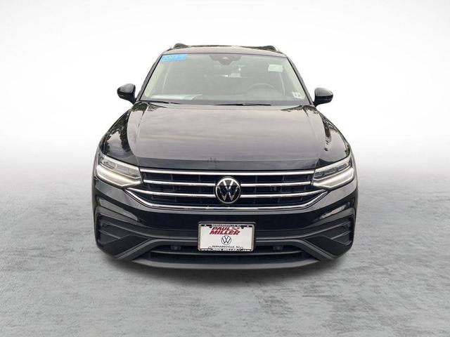 Photo of 2023 Deep Black Volkswagen Tiguan