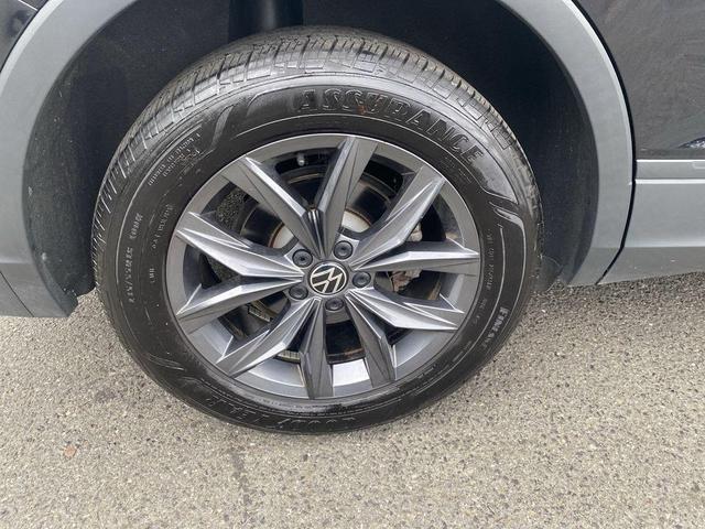 Photo of 2023 Deep Black Volkswagen Tiguan