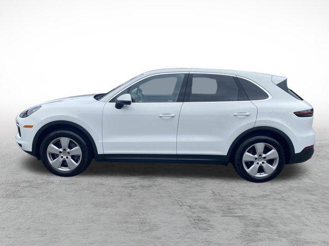 Photo of 2022 White Porsche Cayenne