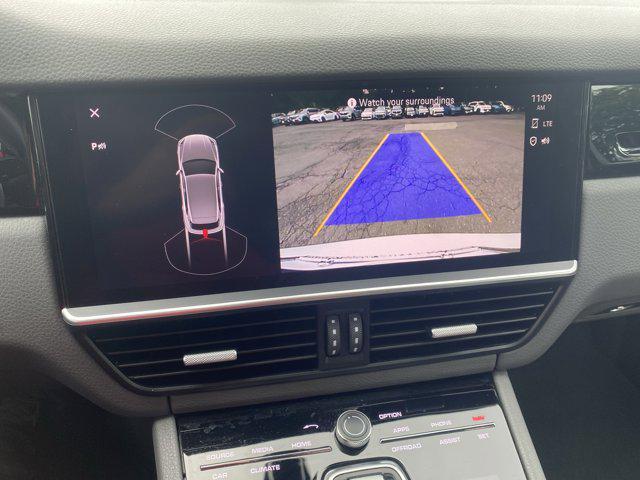 Photo of 2022 White Porsche Cayenne