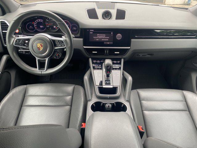 Photo of 2022 White Porsche Cayenne