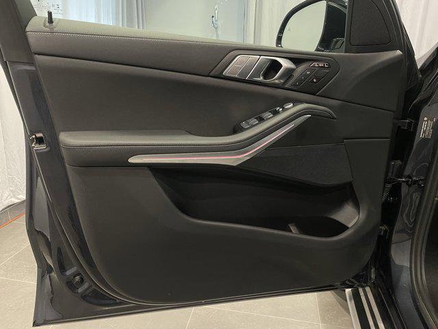 Photo of 2022 Arctic Grey Metallic BMW X7