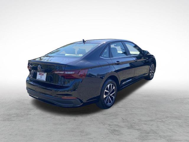Photo of 2022 Black Volkswagen Jetta
